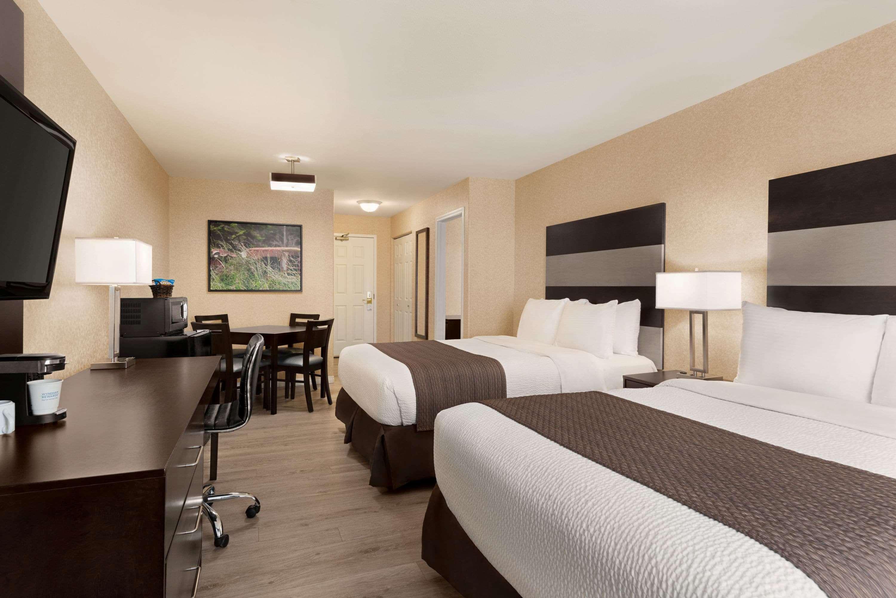 Days Inn By Wyndham Саскатун Экстерьер фото